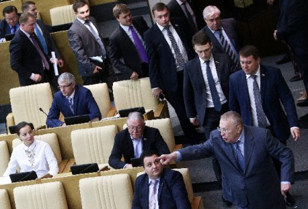Видео: Жириновский оскорбил депутатов с трибуны Госдумы