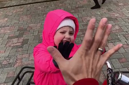 Максим Галкин опубликовал видео с дочкой Лизой