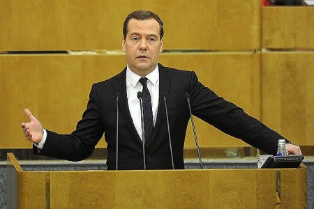 Дмитрий Медведев пообещал повысить МРОТ до уровня прожиточного минимума