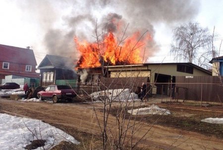 В Ижевске 22 апреля в результате пожара в частном доме на улице Почтовой погибли 5 человек, включая детей