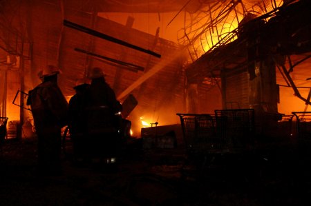 В Свердловской области на пилораме в поселке Октябрьском 24 апреля произошел пожар, погибли 3 человека