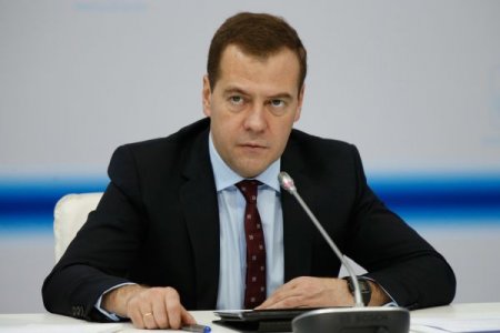 Дмитрий Медведев поручил уравнять МРОТ и прожиточный минимум