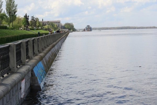 Из-за повышения уровня воды в Волге подтоплена набережная в Рыбинске