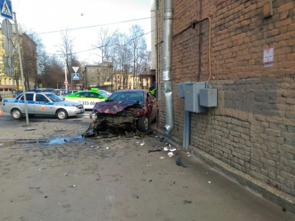 В Петербурге в результате крупного ДТП пострадали пять человек