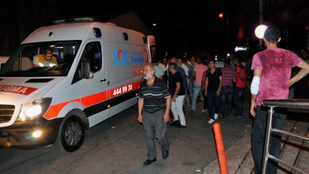 Аттракцион «Адреналиновая башня» рухнул в Турции, пострадали 10 человек. ВИДЕО