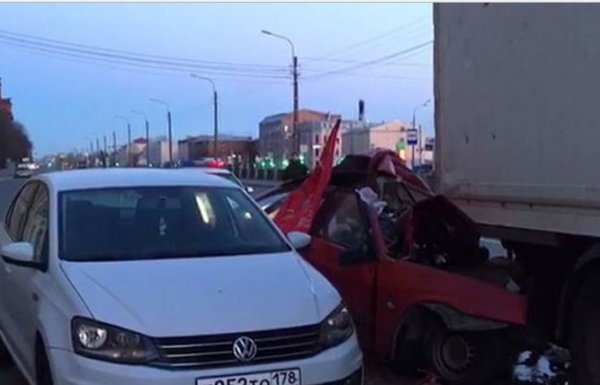 В ДТП в Петербурге на Обводном канале погиб водитель