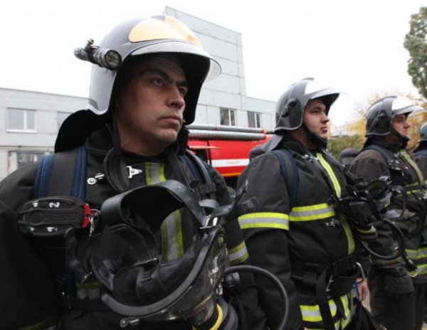 В частном доме Москвы при пожаре взорвались два баллона с газом