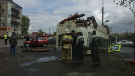 В Кургане 10 мая произошло ДТП с пассажирским автобусом ПАЗ и легковушкой Ford Fusion, есть пострадавшие. ФОТО, ВИДЕО