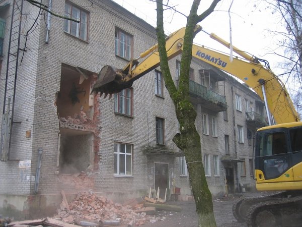 В нежилом здании на западе Москвы обрушилось перекрытие