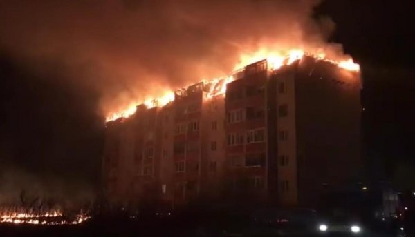 Под Новгородом в Панковке сгорело 12 квартир в многоэтажке
