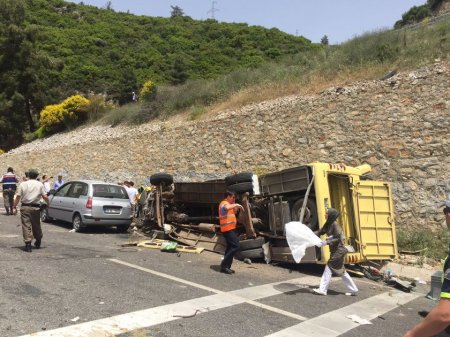 В Турции 13 мая автобус с туристами попал в ДТП близ Мармариса, погибли 20 человек. ФОТО, ВИДЕО
