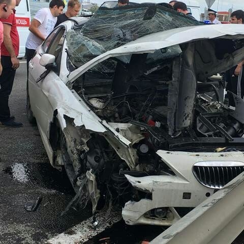 В Краснодаре вспыхнула машина после столкновения с автобусом