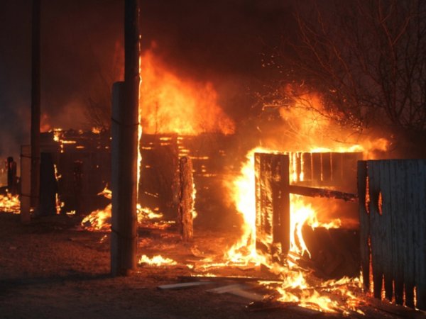 В Калужской области три человека скончались вследствие пожара в жилом доме