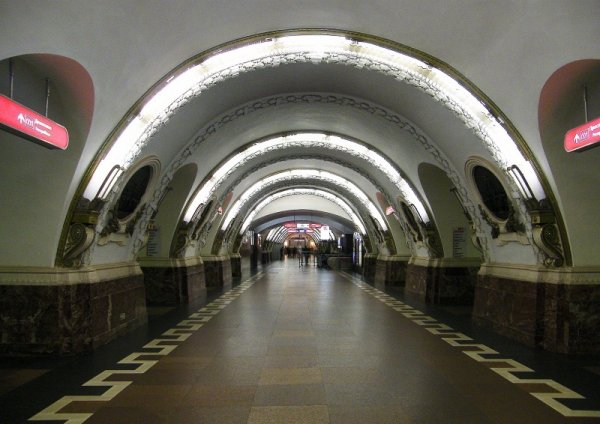 В Санкт-Петербурге проверили станцию метро 