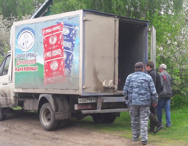 В Саратове за гробом с покойником приехала машина с «Доброй Буренкой»