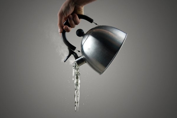 В Омске прокуратура добивается подачи горячей воды в дома через суд