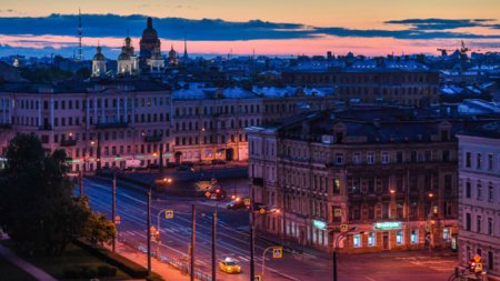 Пенсионерка замерзла насмерть в ночь на 2 июня на остановке на Заневском проспекте в Санкт-Петербурге