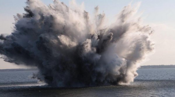 В акватории Севастополя прогремел мощный взрыв