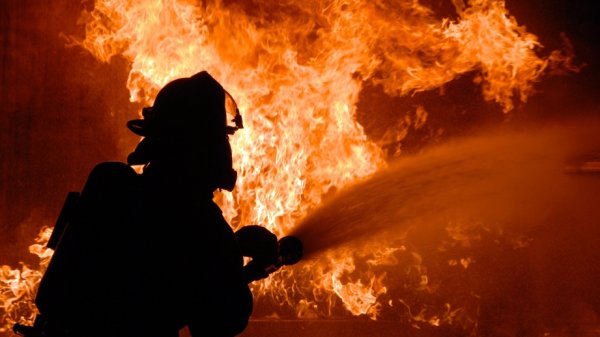 Пожар вспыхнул на пороховом заводе в Казани