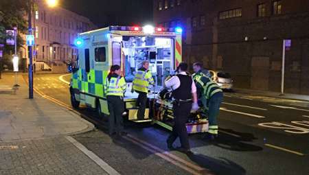 В Лондоне у мечети Финсбери парк, фургон наехал на пешеходов: есть пострадавшие и погибшие. ФОТО, ВИДЕО
