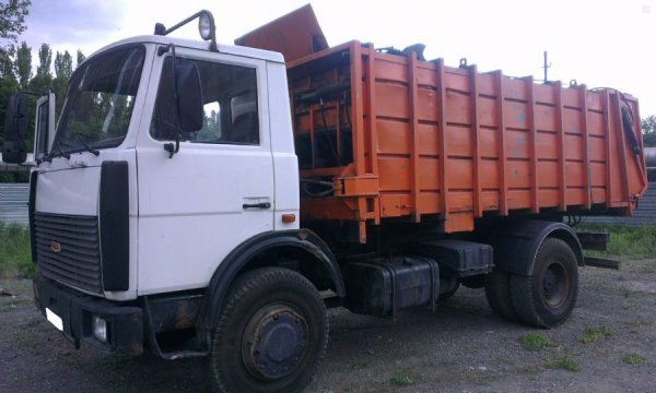 В Ставрополье мусоровоз задавил 8-летнего мальчика