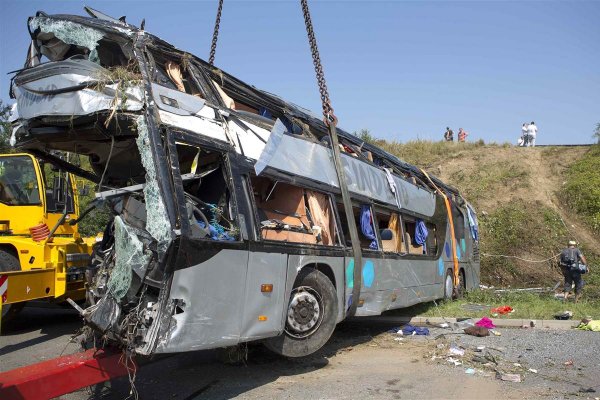 Волгоградский автобус разбился в Казахстане, 9 человек погибли