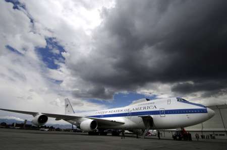 Два «самолета судного дня» повреждены из-за торнадо в США