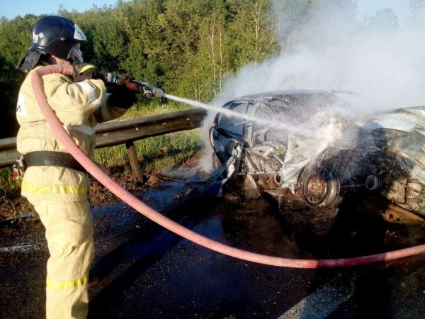 В Татарстане в результате ДТП взорвался автомобиль, пострадали пять человек