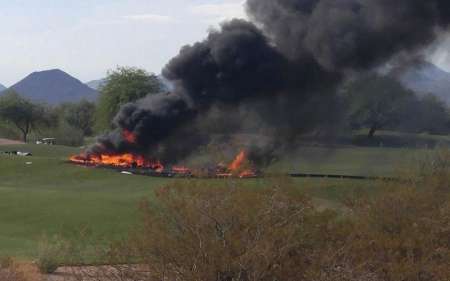 В США в штате Аризона 17 июля легкомоторный самолет упал на поле для гольфа в клубе Лонгбоу. ФОТО, ВИДЕО