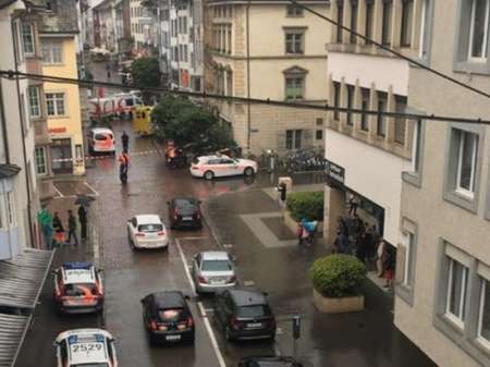 Неизвестный напал с бензопилой на прохожих в Швейцарии в городе Шаффхаузен 24 июля: ранены 5 человек. ФОТО, ВИДЕО