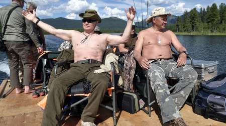 Владимир Путин поймал на рыбалке в Туве 21-килограммовую щуку. ФОТО, ВИДЕО