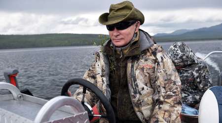 Владимир Путин поймал на рыбалке в Туве 21-килограммовую щуку. ФОТО, ВИДЕО