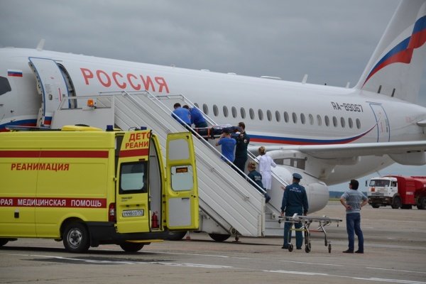 Спецборт МЧС доставил тяжело раненную девочку из Челябинска в Москву