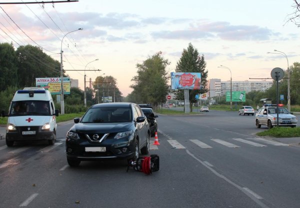 Детская коляска в ДТП в Вологде оказалась под внедорожником