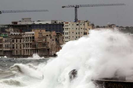 Ураган «Ирма» обрушил на Кубу многометровые волны. ФОТО, ВИДЕО