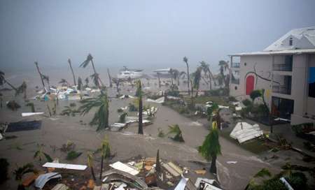 Ураган «Ирма» обрушил на Кубу многометровые волны. ФОТО, ВИДЕО