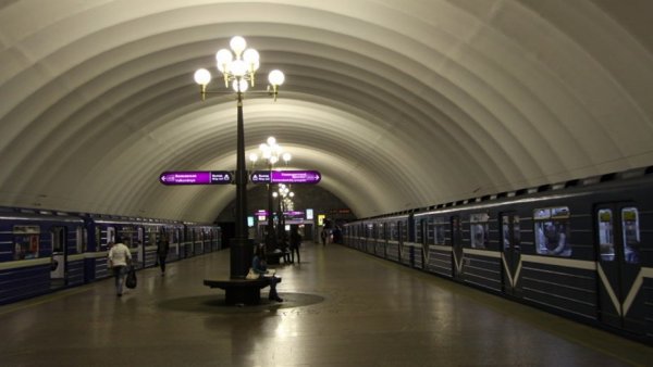 В Санкт-Петербурге метро 