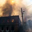 Пожар в частном секторе в Ростове-на-Дону распространился на три дома