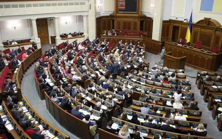Рада приняла в первом чтении закон Порошенко о реинтеграции Донбасса