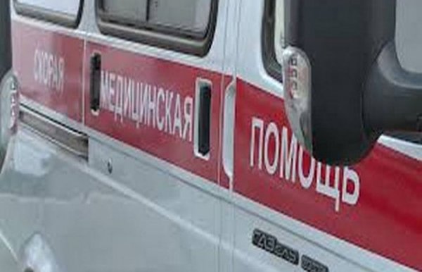 В Красноярске иномарка врезалась в остановку в людьми