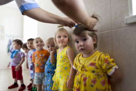 Путин поручил обеспечить принятие законов, необходимых для введения новых выплат на детей в 2018 году