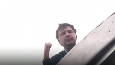 В Киеве задержали Михаила Саакашвили после обыска в его квартире 5 декабря. ВИДЕО