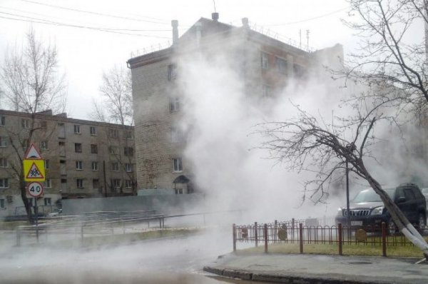 В Санкт-Петербурге снова прорвало трубу с кипятком