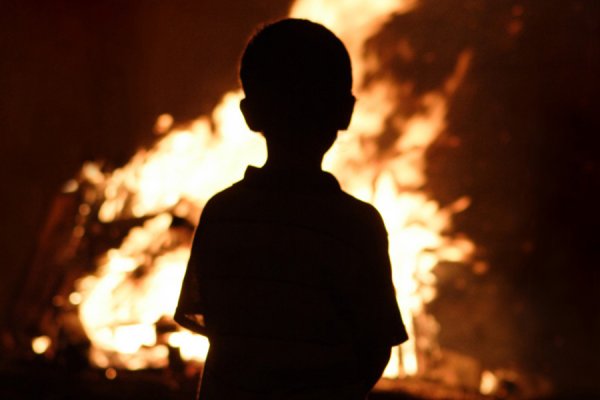 В Смоленской области 9-летний мальчик вынес сестру и братьев из горящего дома