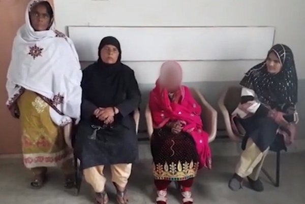В Пакистане задержаны участники свадьбы 10-летней девочки с 50-летним женихом