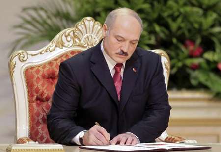 Президент Беларуси Александр Лукашенко отменил декрет «о тунеядцах»