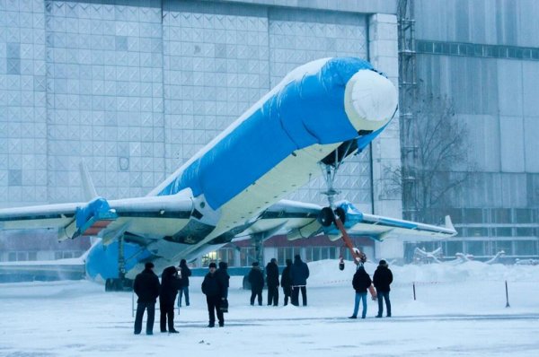 В Ульяновске поднялся сильный ветер, поставивший на дыбы самолет Ту-204