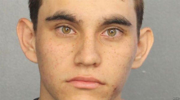Расстрелявший школьников во Флориде парень готов признать свою вину
