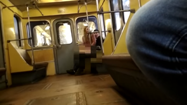 На 14 февраля парочка из Нижнего Новгорода занялась сексом в метро