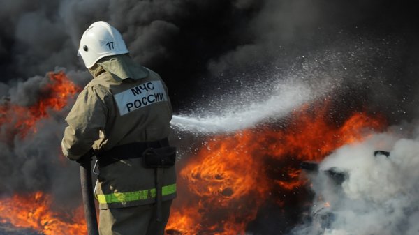 На нефтебазе в Ингушетии взорвался резервуар с мазутом